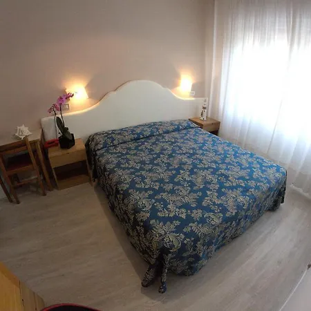 Moderno Hotel 3*