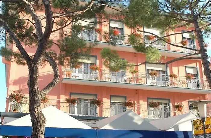 Ξενοδοχείο Moderno Τζεσόλο Λίντο
